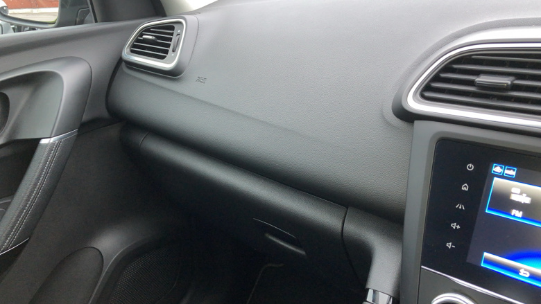 Renault Kadjar 1.5 Blue dCi Iconic 5dr Diesel Hatchback